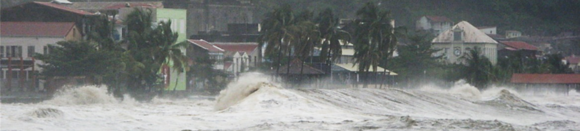 Plage du Carbet pendant l’ouragan Omar en 2008